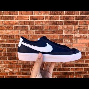 Nike blazer low ‘77 “Midnight Navy”